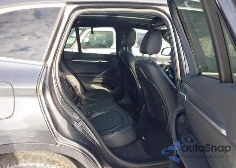 2017 BMW X1 xDrive28I z USA, uszkodzony, nr VIN WBXHT3C37H5F70342